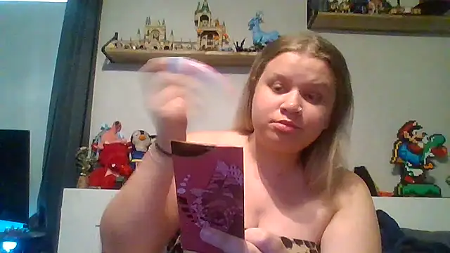 Snapshot of prettybabygurl04 chatting on May 5, 2026, 7:44 pm prettybabygurl04 online show from May 5, 2026, 7:44 pm