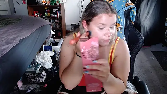 Snapshot of prettybabygurl04 chatting on May 15, 2026, 9:22 pm prettybabygurl04 online show from May 15, 2026, 9:22 pm