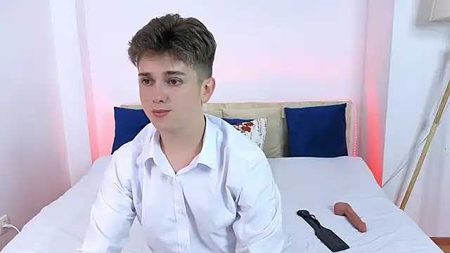 Miless Cooper online show from July 24, 2026, 3:04 am
