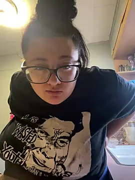 bigmommadiaa online show from June 28, 2026, 11:44 pm