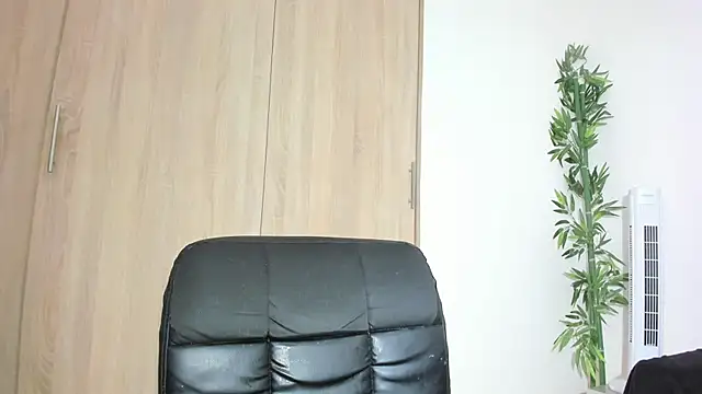Snapshot of keily_milk chatting on May 16, 2026, 5:34 pm keily milk online show from May 16, 2026, 5:34 pm