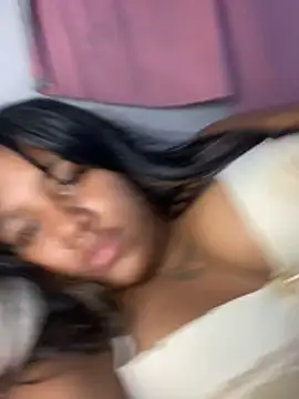 chiki1414 online show from May 10, 2026, 11:37 am