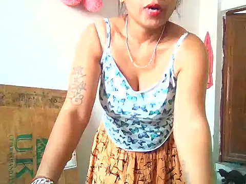 Snapshot of RubinaKhan6 chatting on May 20, 2026, 2:51 am RubinaKhan6 online show from May 20, 2026, 2:51 am