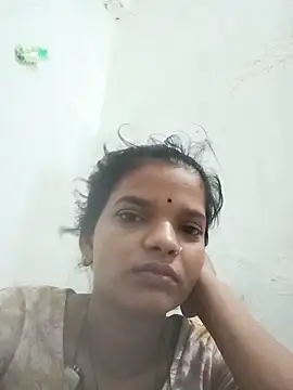 Snapshot of Student_garl_1 chatting on June 21, 2026, 12:35 am Student garl 1 online show from June 21, 2026, 12:35 am