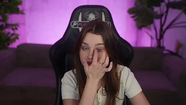 Snapshot of Blair_secrets chatting on June 4, 2026, 10:38 pm Blair secrets online show from June 4, 2026, 10:38 pm