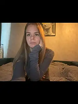 Snapshot of MaryMathews_ chatting on June 15, 2026, 1:24 pm MaryMathews online show from June 15, 2026, 1:24 pm