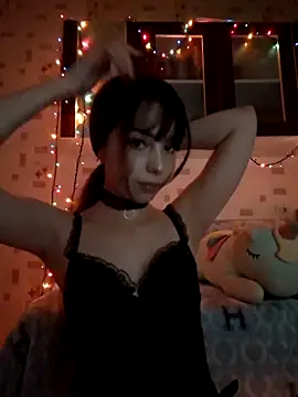 Irendiangel online show from May 13, 2026, 9:33 pm