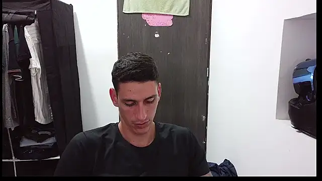 Snapshot of RaulRico chatting on June 15, 2026, 4:15 am RaulRico online show from June 15, 2026, 4:15 am