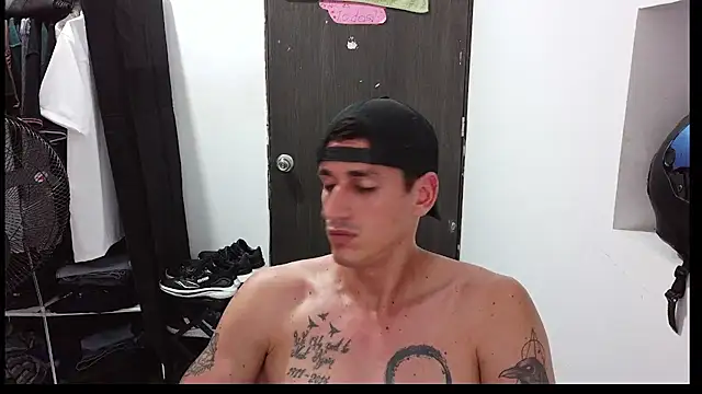 Snapshot of RaulRico chatting on June 30, 2026, 12:11 am RaulRico online show from June 30, 2026, 12:11 am