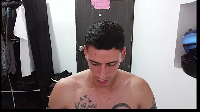 Snapshot of RaulRico chatting on July 3, 2026, 1:56 am RaulRico online show from July 3, 2026, 1:56 am