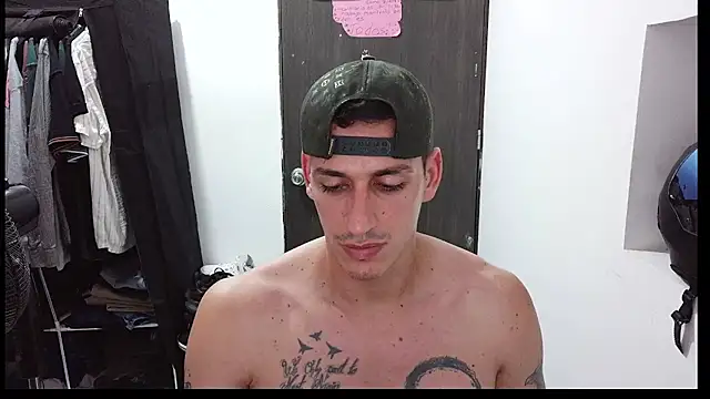 Snapshot of RaulRico chatting on July 13, 2026, 7:27 pm RaulRico online show from July 13, 2026, 7:27 pm