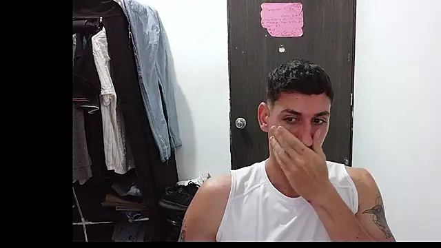 Snapshot of RaulRico chatting on July 18, 2026, 3:27 pm RaulRico online show from July 18, 2026, 3:27 pm