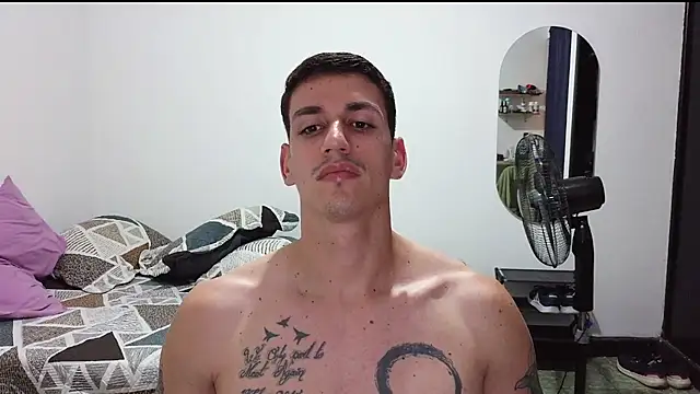 Snapshot of RaulRico chatting on August 2, 2026, 10:41 pm RaulRico online show from August 2, 2026, 10:41 pm