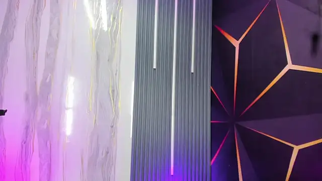 Snapshot of Miss_Isa_ chatting on June 1, 2026, 8:32 pm Miss Isa online show from June 1, 2026, 8:32 pm