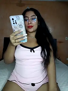 Snapshot of Ela_tyson chatting on May 7, 2026, 1:55 am Ela tyson online show from May 7, 2026, 1:55 am