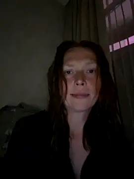 Snapshot of MillaSmileX chatting on May 16, 2026, 6:28 pm MillaSmileX online show from May 16, 2026, 6:28 pm