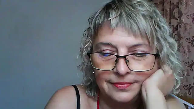 ElizabethGorden online show from August 3, 2026, 1:38 pm
