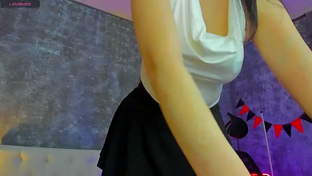 vanila girl online show from May 7, 2026, 2:17 am