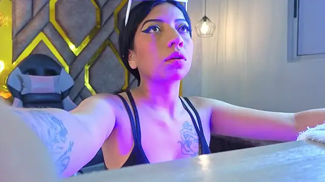 Snapshot of Ey_Im_simone_ chatting on June 6, 2026, 12:10 pm Ey Im simone online show from June 6, 2026, 12:10 pm