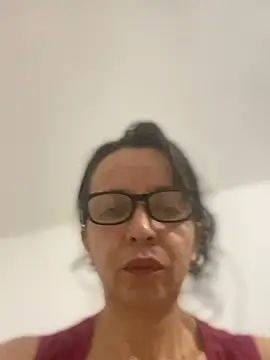 Soy Camila8 online show from May 20, 2026, 12:28 am