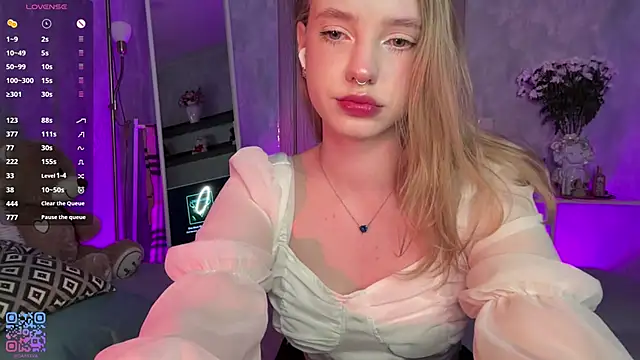 Snapshot of Eve_Dark_Side chatting on May 29, 2026, 6:00 am Eve Dark Side online show from May 29, 2026, 6:00 am