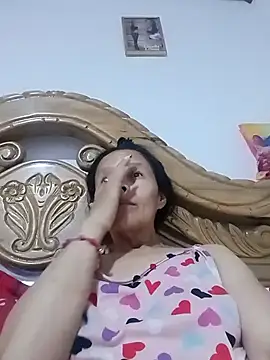 Snapshot of kathaardiente chatting on August 6, 2026, 1:24 pm kathaardiente online show from August 6, 2026, 1:24 pm