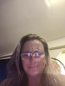 Queenle91 online show from May 15, 2026, 11:01 pm