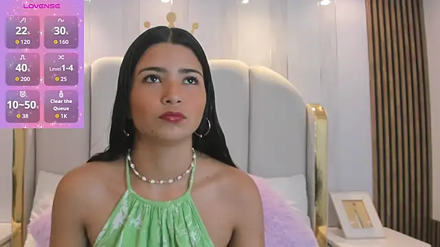 Hana Queen  online show from May 13, 2026, 8:06 pm
