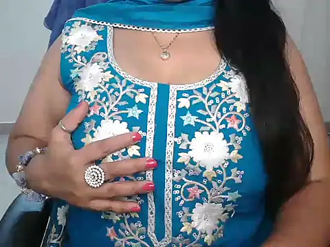 Snapshot of Yanshi23 chatting on August 3, 2026, 3:49 pm Yanshi23 online show from August 3, 2026, 3:49 pm