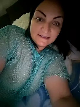 LunaMoonlira online show from May 28, 2026, 9:17 am