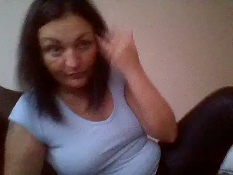 LunaMoonlira online show from June 3, 2026, 5:07 pm