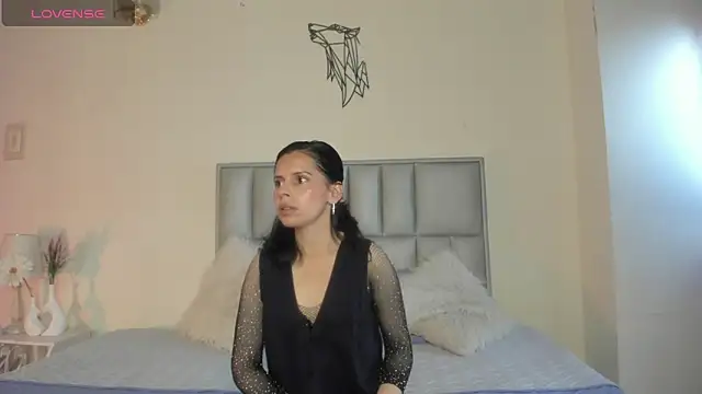 Snapshot of Shanttal_queen chatting on May 7, 2026, 2:22 pm Shanttal queen online show from May 7, 2026, 2:22 pm