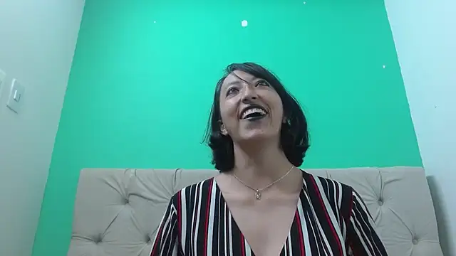 amoremerchmar online show from July 3, 2026, 3:13 am