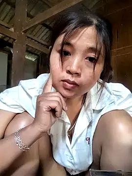 Tryphena online show from May 5, 2026, 2:41 am