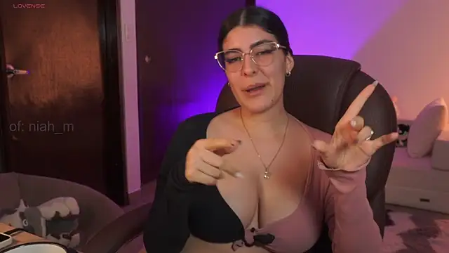  Niah online show from May 27, 2026, 1:57 am