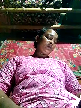 Snapshot of AlbaEsme chatting on July 28, 2026, 2:29 am AlbaEsme online show from July 28, 2026, 2:29 am