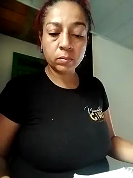 Snapshot of Tumilf chatting on June 1, 2026, 4:20 pm Tumilf online show from June 1, 2026, 4:20 pm