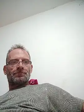 Snapshot of CulturedBus909 chatting on June 18, 2026, 6:13 am CulturedBus909 online show from June 18, 2026, 6:13 am