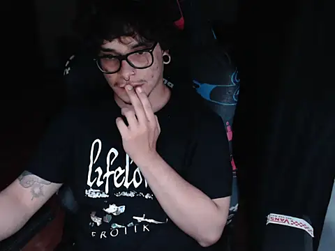 lilgothboy online show from May 26, 2026, 4:52 am