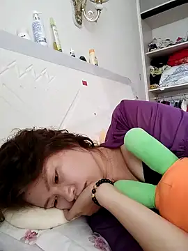 huiliu228 online show from May 19, 2026, 2:07 am