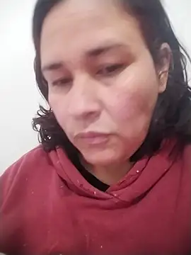 barbluee 1 online show from May 17, 2026, 4:43 am