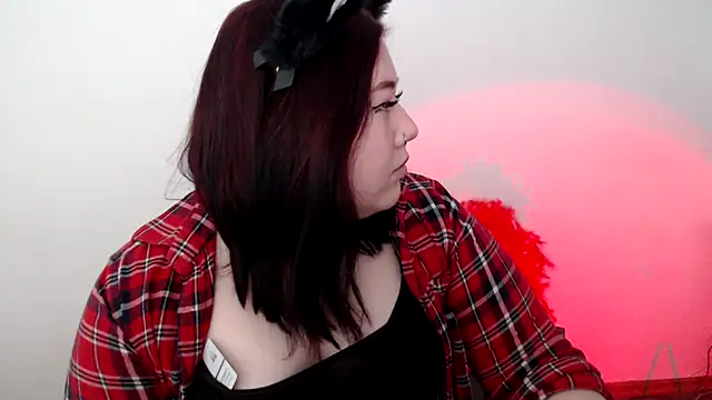KarolinasHot online show from May 5, 2026, 10:12 am