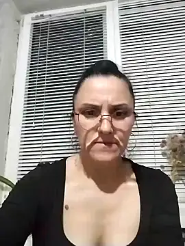 Snapshot of MillaMia45 chatting on May 7, 2026, 6:24 pm MillaMia45 online show from May 7, 2026, 6:24 pm