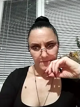 Snapshot of MillaMia45 chatting on May 9, 2026, 7:30 pm MillaMia45 online show from May 9, 2026, 7:30 pm
