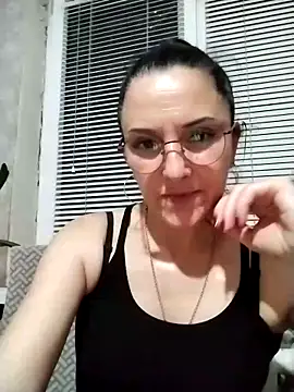 Snapshot of MillaMia45 chatting on May 12, 2026, 7:33 pm MillaMia45 online show from May 12, 2026, 7:33 pm