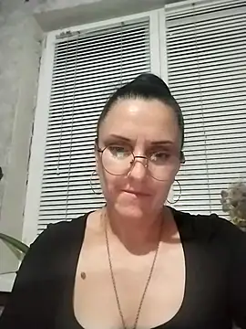 Snapshot of MillaMia45 chatting on May 14, 2026, 7:09 pm MillaMia45 online show from May 14, 2026, 7:09 pm