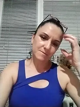 Snapshot of MillaMia45 chatting on May 16, 2026, 7:12 pm MillaMia45 online show from May 16, 2026, 7:12 pm