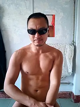Snapshot of muscleboy63 chatting on May 12, 2026, 11:35 pm muscleboy63 online show from May 12, 2026, 11:35 pm