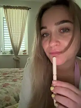 LillyStarr online show from July 8, 2026, 11:48 am