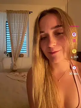 LillyStarr online show from July 28, 2026, 6:20 pm
